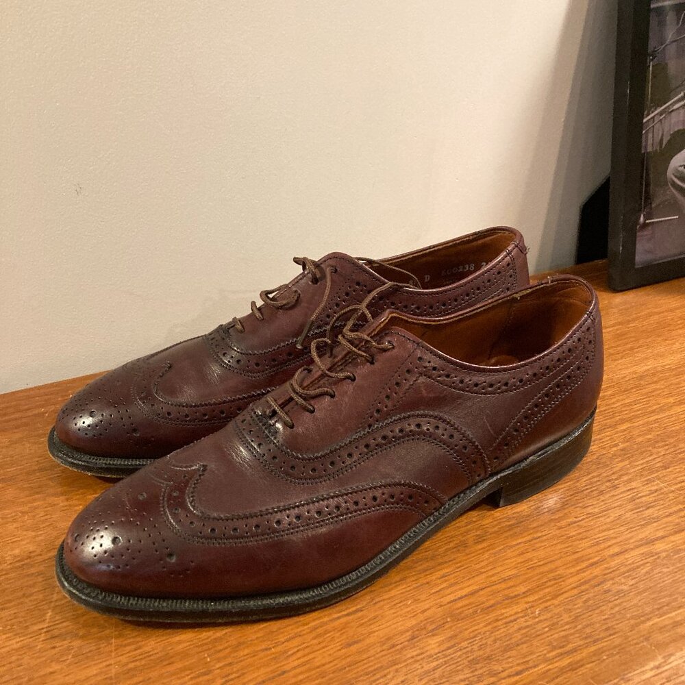 E.T Wright mens vintage wingtip oxfords size 8.5 D